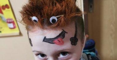 Den šílených účesů